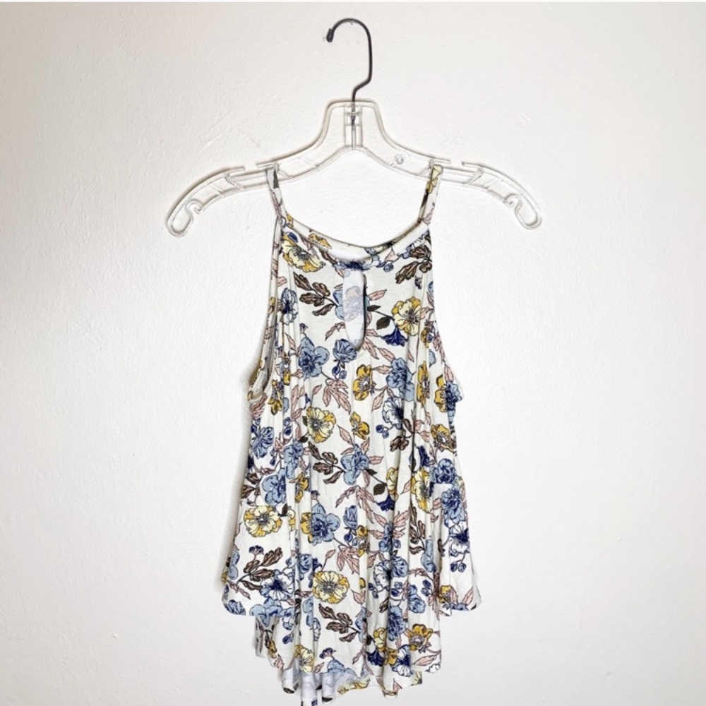 STITCH FIX LUQ Cold Shoulder Keyhole Neck Top